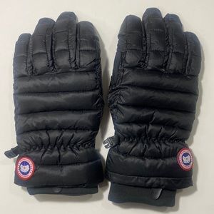 Canada Goose gloves size M